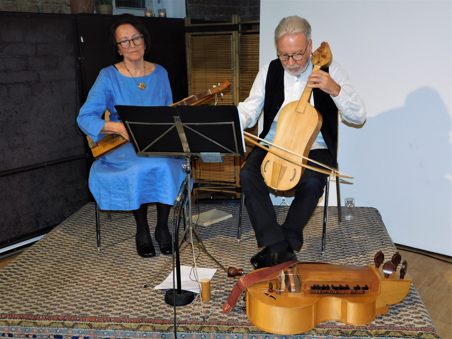 glazbeni duo  Hoffmann sa starim instrumentima